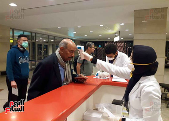 إجراءات الفحص لمواجهة فيروس كورونا بالمطارات المصرية