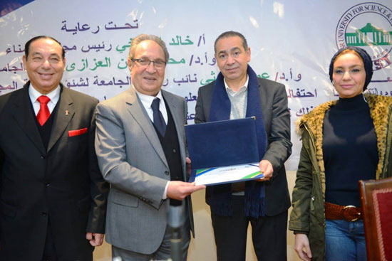 جامعة مصر للعلوم والتكنولوجيا تحتفل بحصول كلية الصيدلة على شهادة الاعتماد (6)