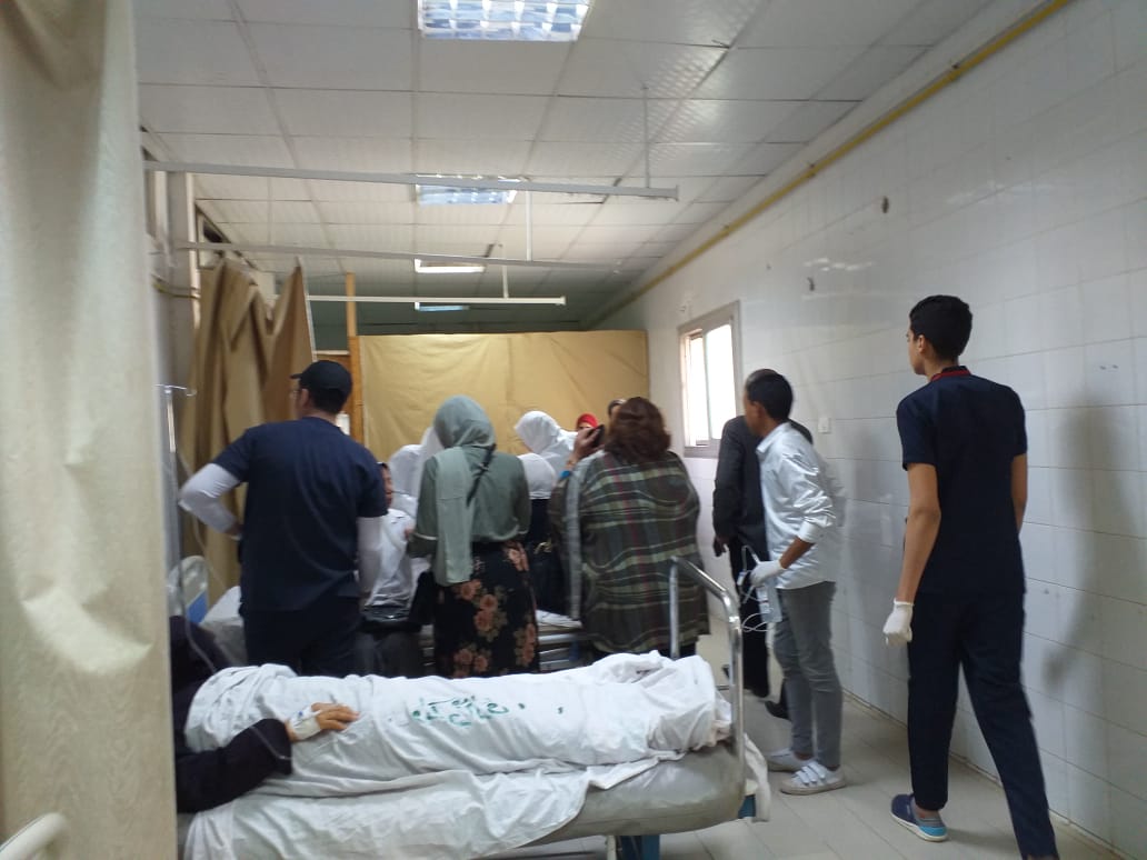 صور إصابة 10 طالبات بالتسمم الغذائى إثر تناولهم وجبة كشرى فاسدة بالفيوم اليوم السابع