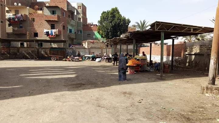 نقل الباعة الجائلين من شوارع مدينة إطسا وتجهيز منطقة الصهريج لهم (1)
