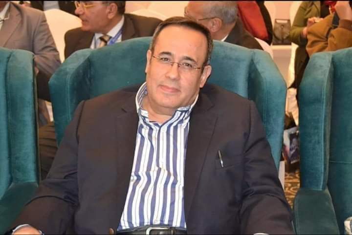 الدكتور أحمد اللواح أثناء مشاركته فى بعض المؤتمرات (2)