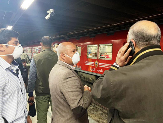 وزير-النقل-يتفقد-مترو-الأنفاق-فى-جولة-مفاجئة
