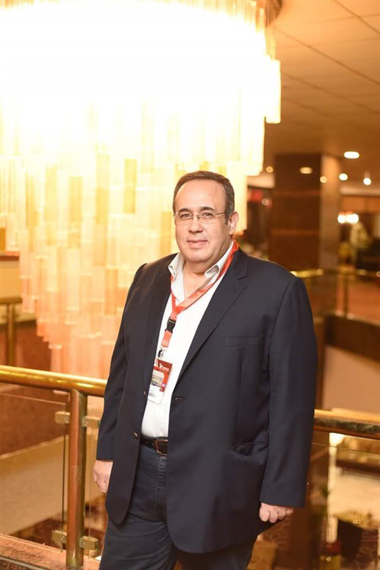الدكتور أحمد اللواح أثناء مشاركته فى بعض المؤتمرات (1)