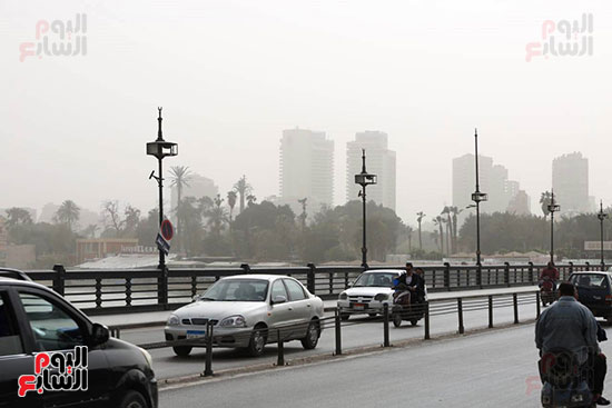 أثار الرياح والأتربة فى سماء القاهرة