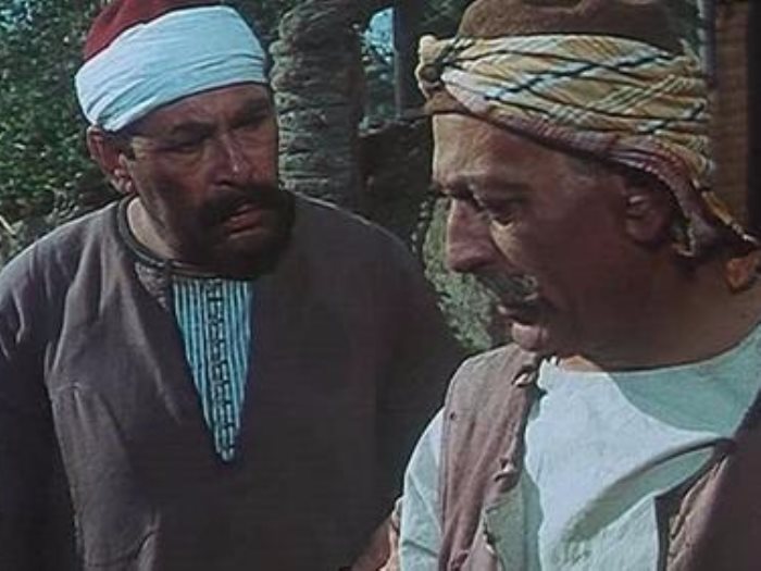 عبد الرحمن الخميسي مع محمود المليجي في فيلم الارض
