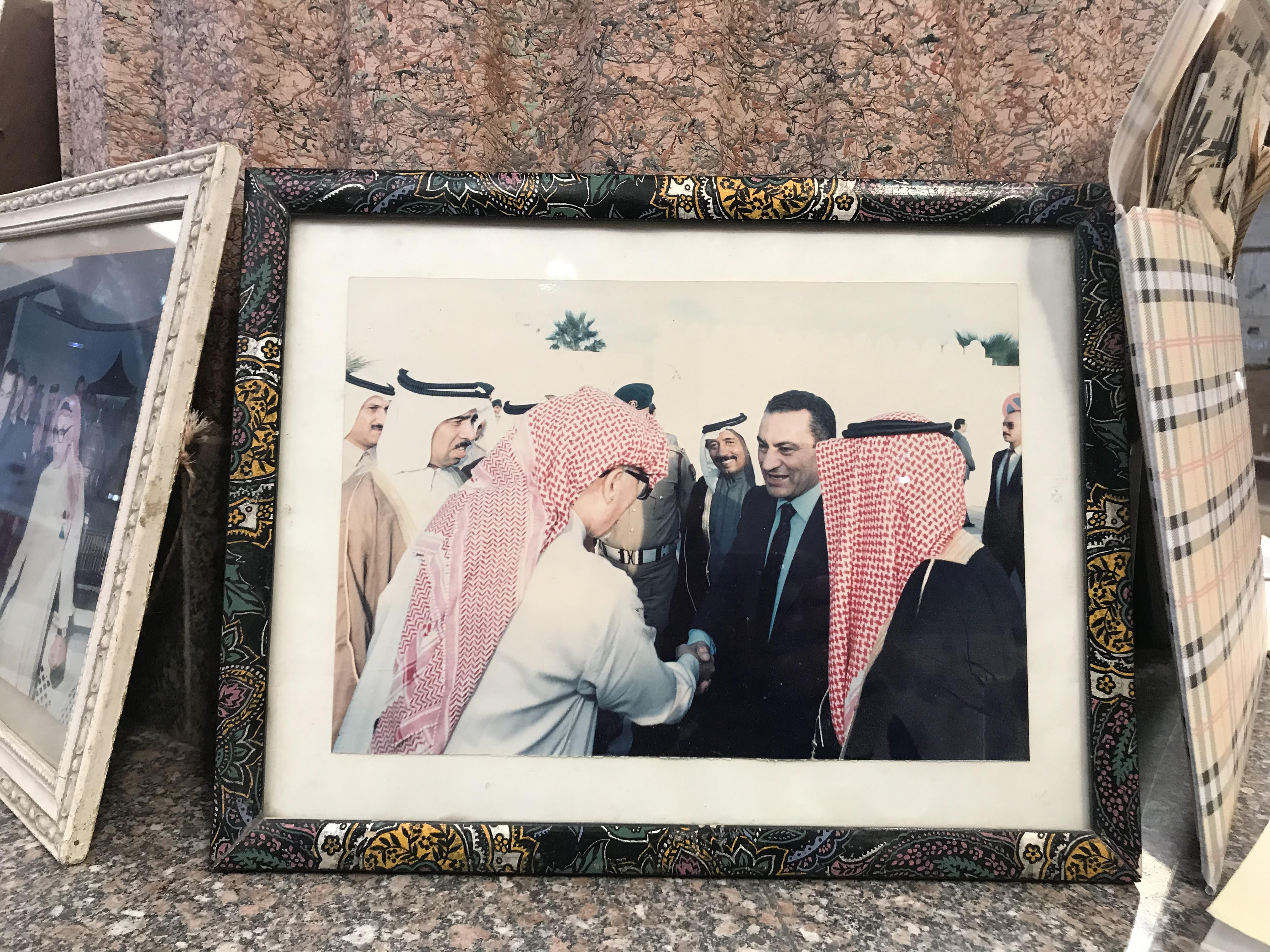 درويش الفار أثناء لقاءة بالرئيس الراحل محمد حسنى مبارك