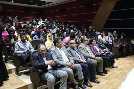 جامعة مصر تستقبل وفدا من جامعة بليموث لحضور محاضرات بكلية الإدارة (2)