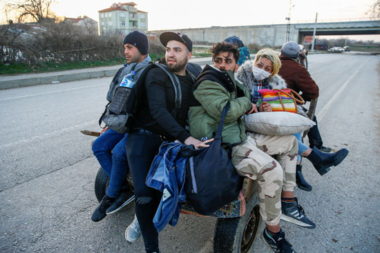 معاناة المهاجرون على الحدود التركية اليونانية