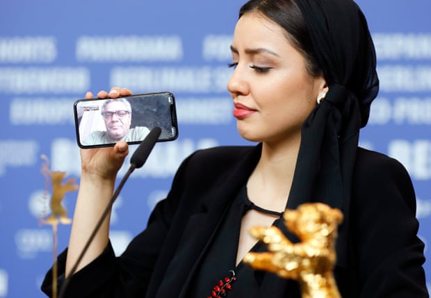 باران ابنة المخرج الإيرانى محمد رسولوف