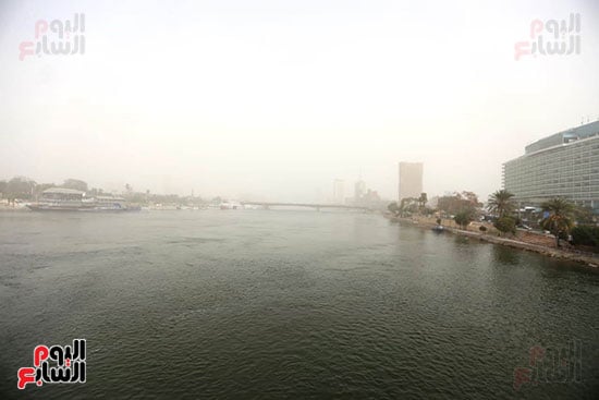 الأتربة تغطى سماء القاهرة