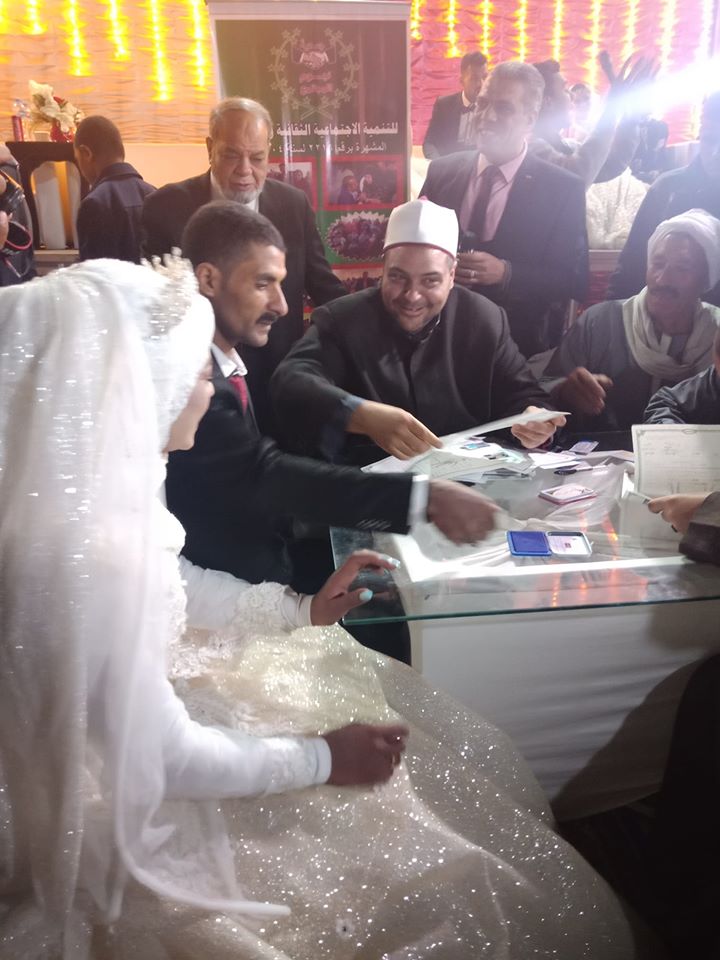 محافظة الجيزة تنظم حفل زواج جماعى لـ50 عروسة يتيمة (1)