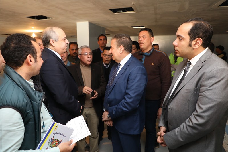 محافظ المنوفية ورئيس الهيئة العام للمستشفيات يتفقدون مستشفى شبين الكوم (1)