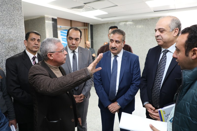 محافظ المنوفية ورئيس الهيئة العام للمستشفيات يتفقدون مستشفى شبين الكوم (4)