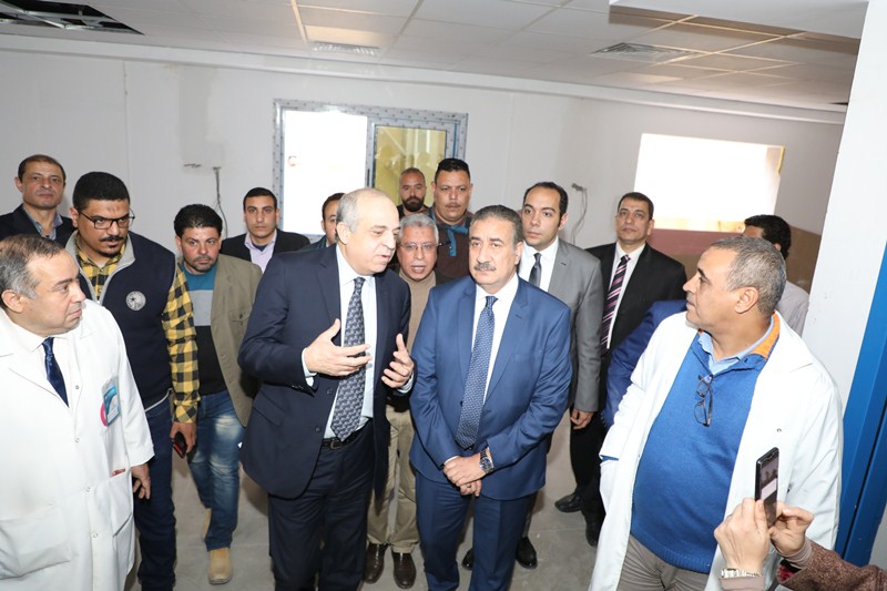 محافظ المنوفية ورئيس الهيئة العام للمستشفيات يتفقدون مستشفى شبين الكوم (5)