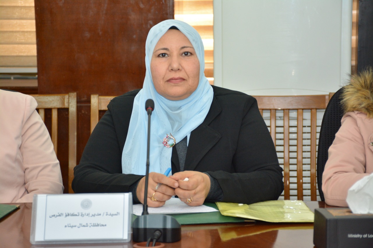 تدريب السيدات بالمركز الحرفي علي العديد من الأنشطة الحرفية  (1)