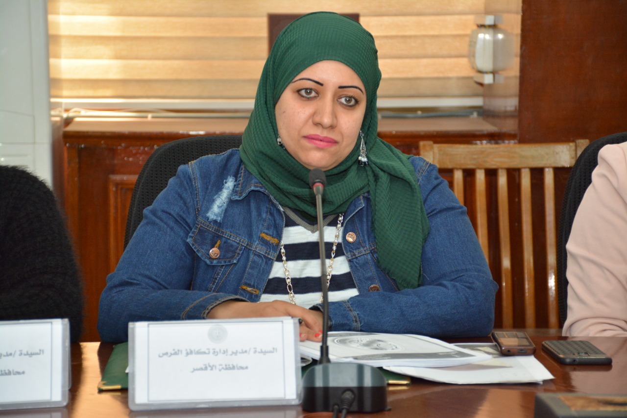 تدريب السيدات بالمركز الحرفي علي العديد من الأنشطة الحرفية  (3)