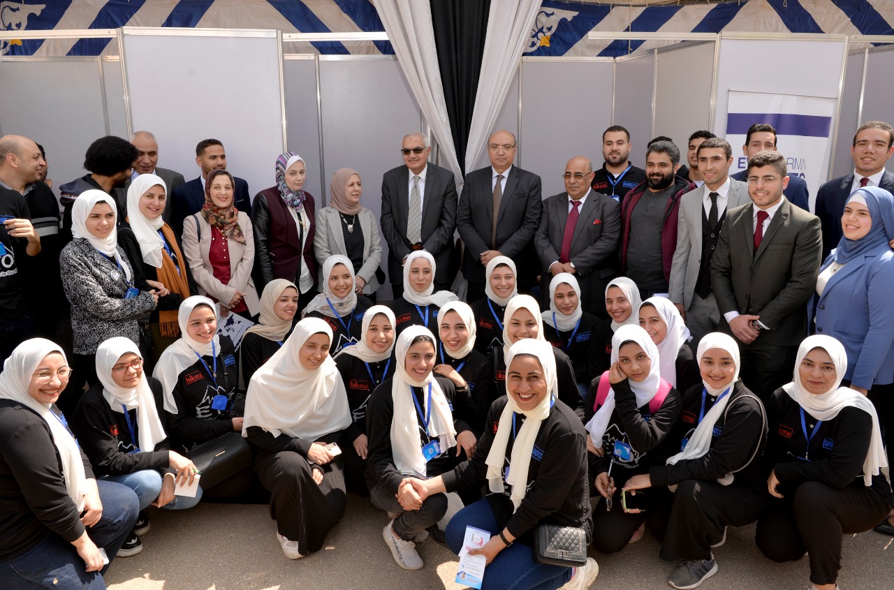  افتتاح ملتقى التوظيف العاشر بكلية الصيدلة جامعة المنصورة (3)