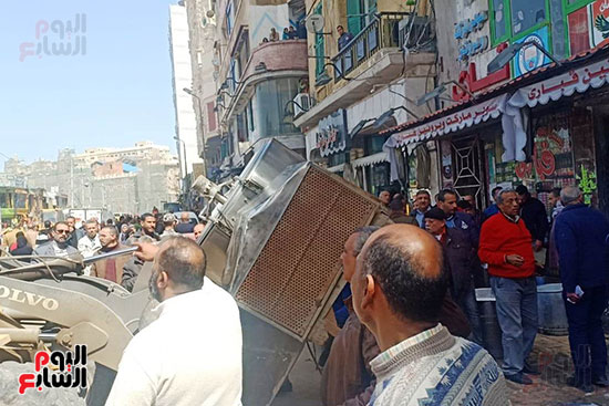 الرقابة الإدارية بالإسكندرية تضرب بيد من حديد على الأسواق (1)