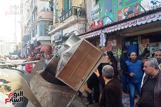 الرقابة الإدارية بالإسكندرية تضرب بيد من حديد على الأسواق (10)