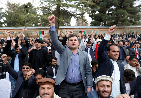 أنصار-الرئيس-الأفغاني-أشرف-غني-يحضرون-أثناء-تنصيبه-كرئيس-،-في-كابول-،-أفغانستان