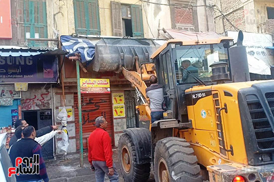الرقابة الإدارية بالإسكندرية تضرب بيد من حديد على الأسواق (15)
