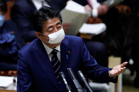 رئيس الوزراء اليابانى يتحدث للبرلمان