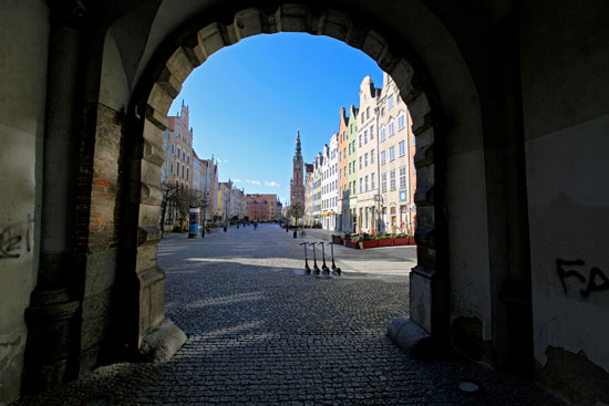 شارع دلوجا في المدينة الرئيسية في جدانسك ببولندا
