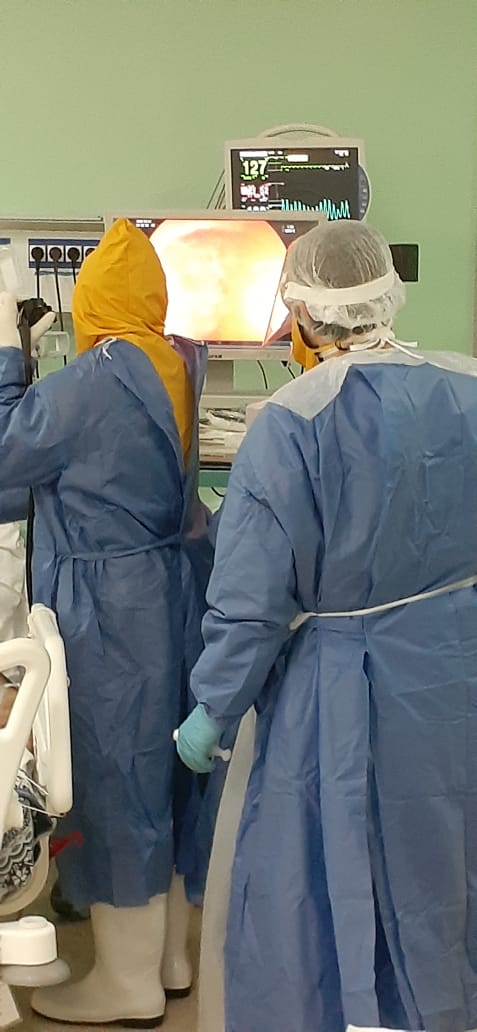 نجاح فريق طبى  بكلية الطب جامعة حلوان  فى إنقاذ مريض  بمستشفى العزل  15 مايو  (3)