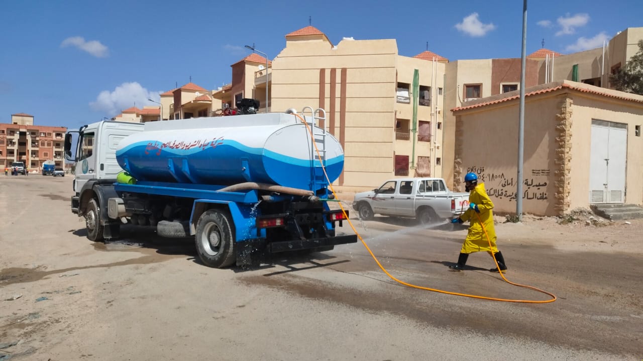 شركة مياه مطروح تواصل حملاتها لتطهير الشوارع  (5)