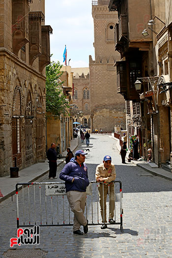 اغلاق محلات شارع المعز (12)