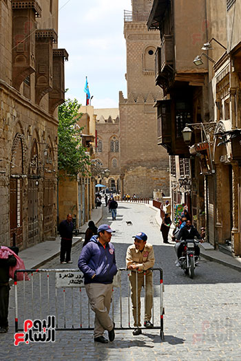 اغلاق محلات شارع المعز (11)