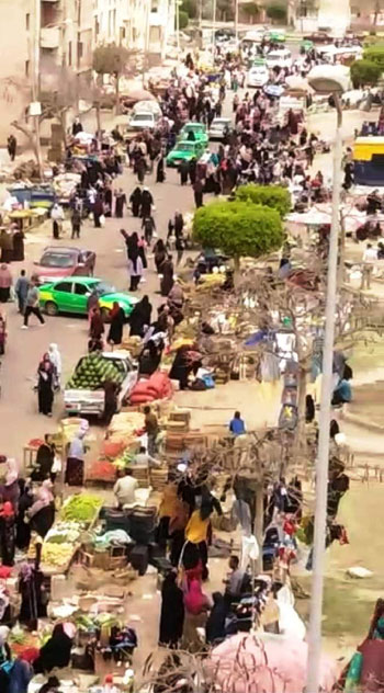 زحام-داخل-سوق-الرابعة-بمدينة-السادات-(1)