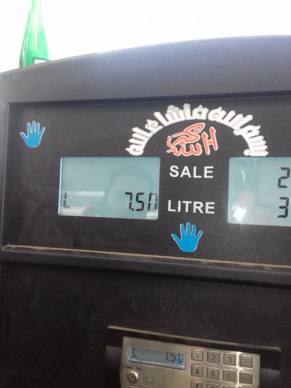 محطات البنزين خلال العمل بالأسعار الجديدة
