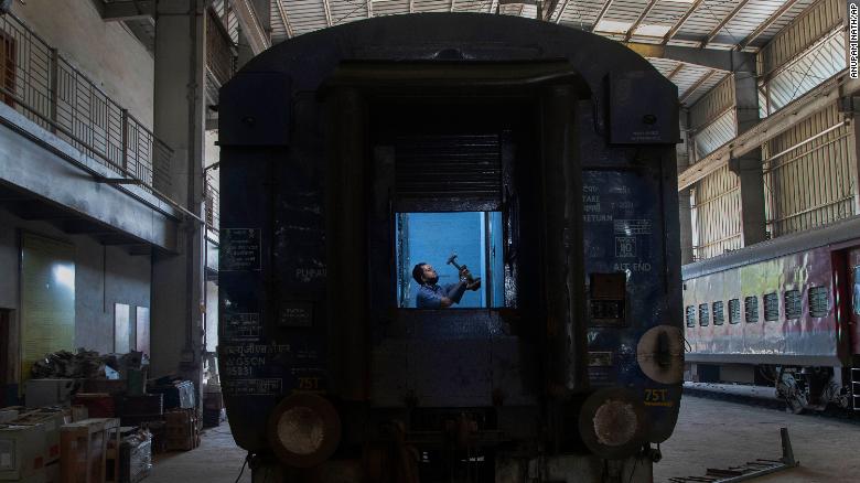 اعداد عربات القطارات فى الهند