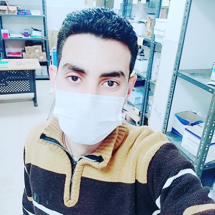 احمد فياض صيدلي بمستشفى بئر العبد المركزي بشمال سيناء