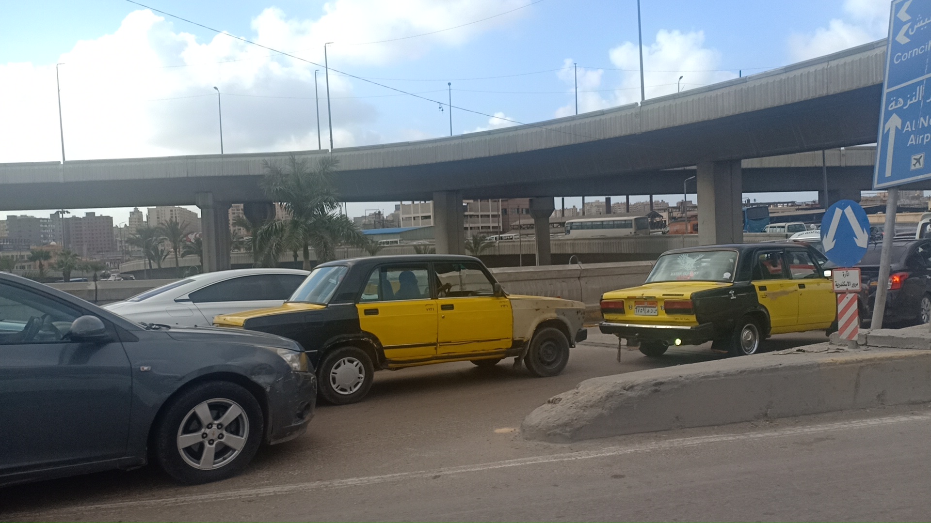 توقف الطريق الصحراوى بالإسكندرية وتكدس السيارات (1)