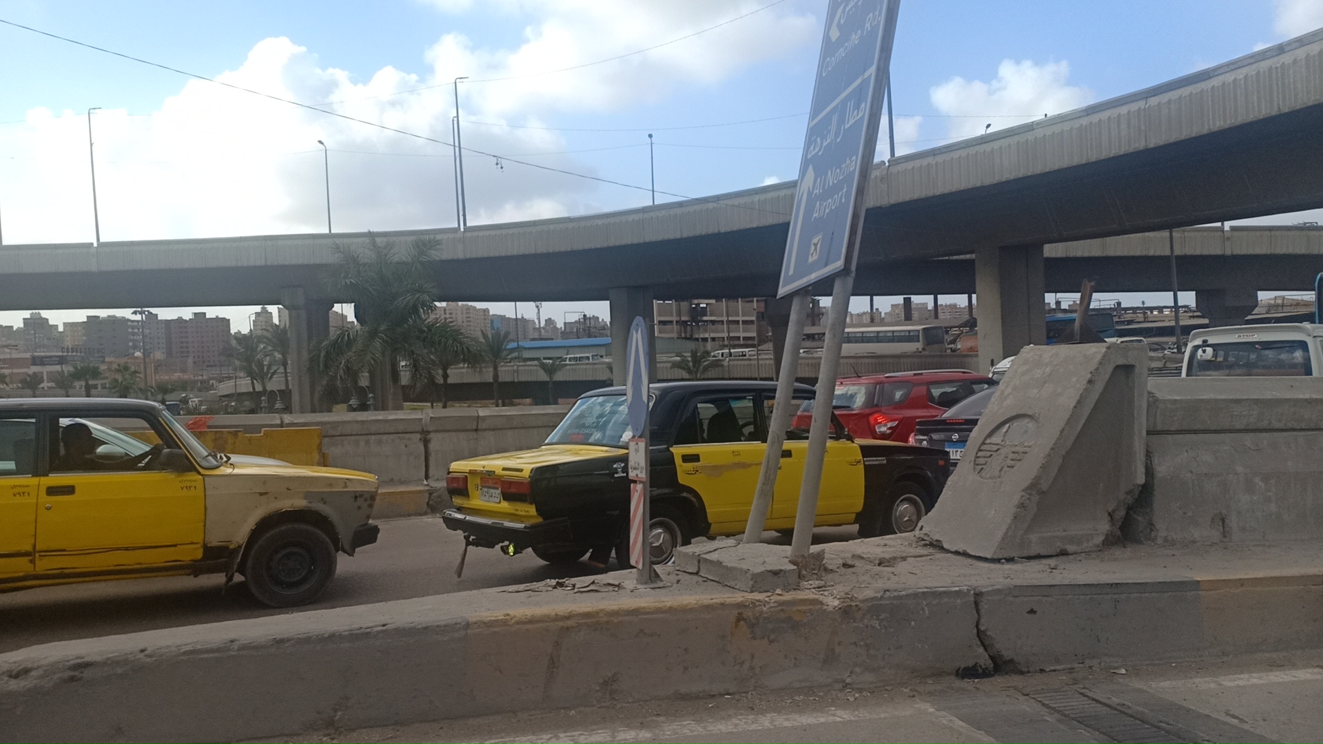 توقف الطريق الصحراوى بالإسكندرية وتكدس السيارات (2)