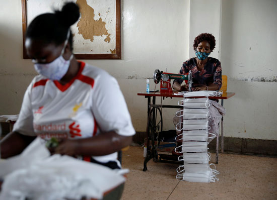 تصنيع الكمامات فى الأحياء الفقيرة بكينيا