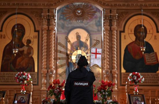 احتفالات عيد الفصح الأرثوذكسي في كاتدرائية القديسين الثلاثة فى روسيا
