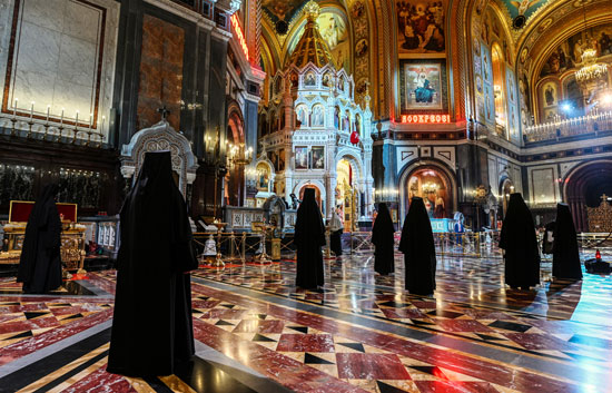 كاتدرائية المسيح المخلص خلال خدمة عيد الفصح الأرثوذكسي في موسكو (2)