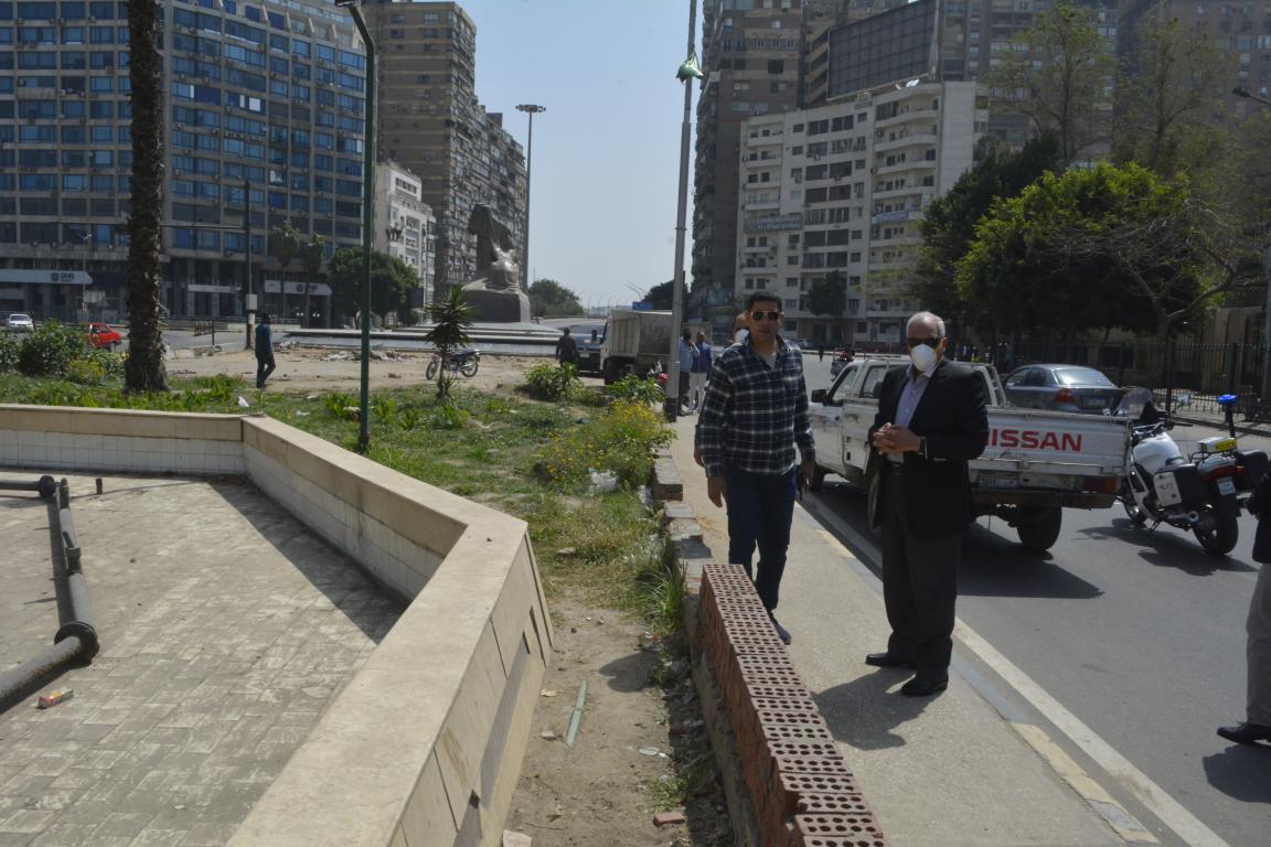 محافظ الجيزة يتفقد الشوارع لمتابعة تطبيق الإجراءات الوقائية وغلق الحدائق (3)