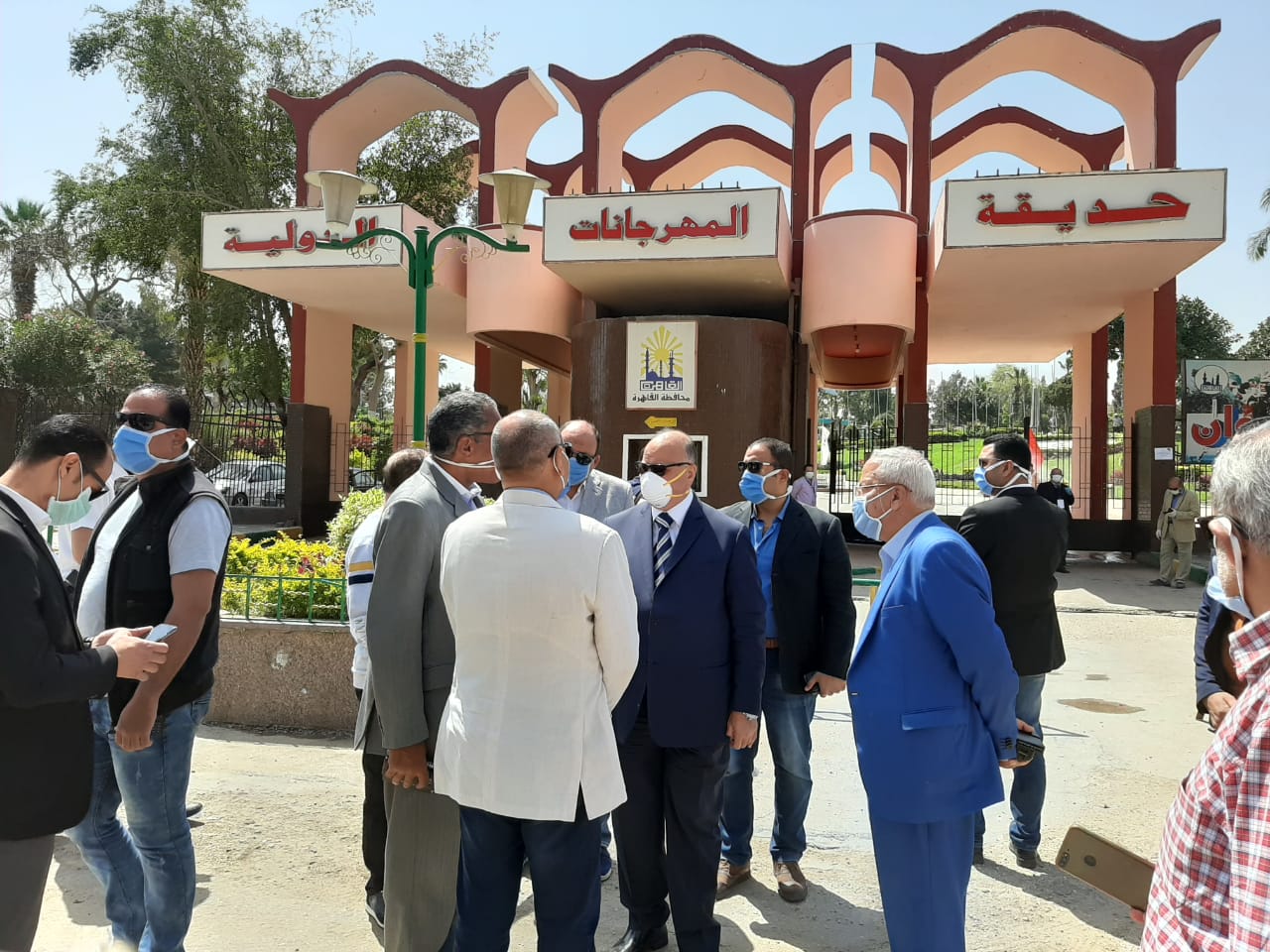 محافظ القاهرة يتفقد شوارع العاصمة لمتابعة الالتزام بقرارت شم النسيم (6)