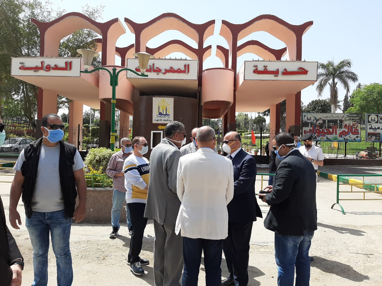 محافظ القاهرة يتفقد شوارع العاصمة لمتابعة الالتزام بقرارت شم النسيم (9)