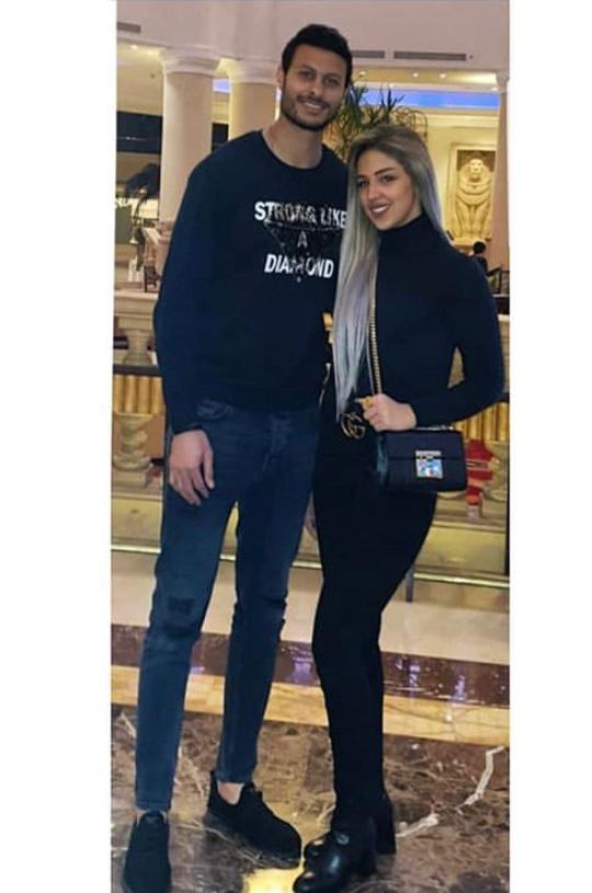 محمد الشناوي وزوجته