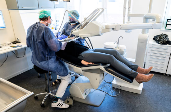 إعادة فتح عيادات الأسنان بالدنمارك