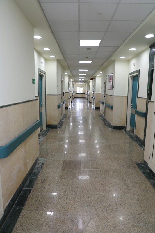 محافظ المنوفية يتفقد مستشفى الباجور (3)