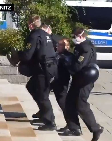 الشرطة الالمانية تفض المظاهرة