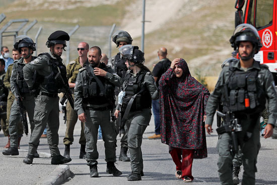 شرطة إسرائيل تعتقل والد الفلسطينى منفذ عملية الطعن
