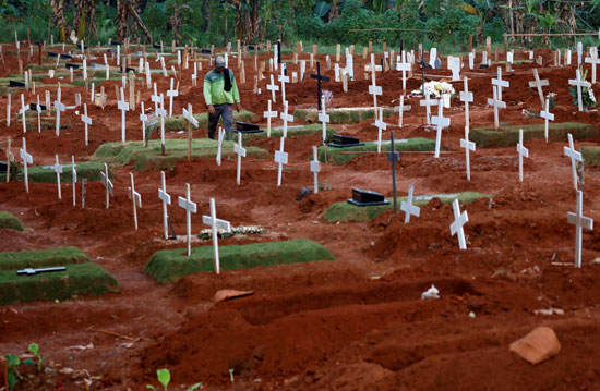 المقابر تهيمن على المشهد فى إندونيسيا