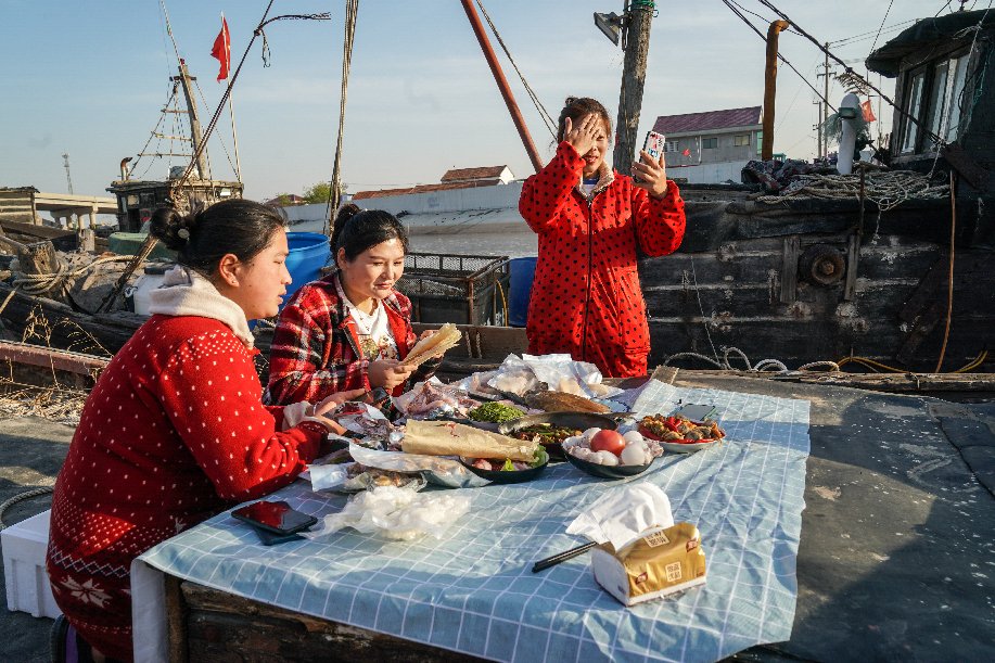أسواق الأسماك تباع أون لاين في الصين للتصدى لفيروس كورونا (3)
